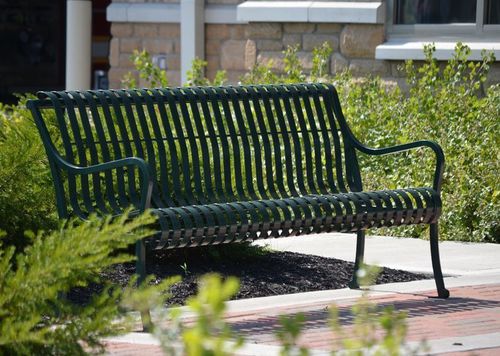 Banc public de style - BOWERY - CANTERBURY DESIGNS - en acier forgé / avec dossier / avec accoudoirs