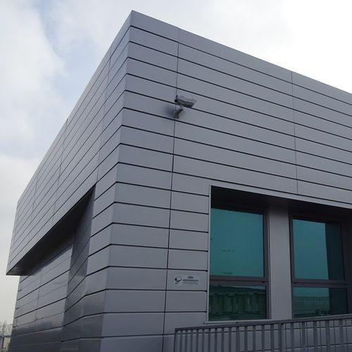 Bardage en lames - Cantori srl - en métal / vertical / horizontal