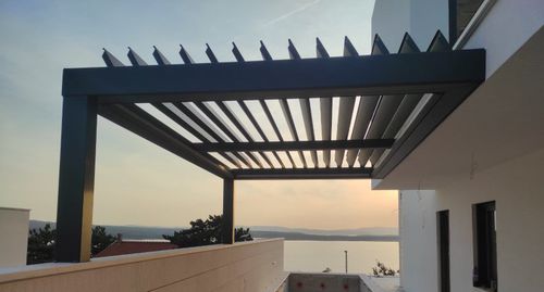 Pergola autoportée - PRIME - BYART GROUP - en aluminium / à lames orientables / sur mesure