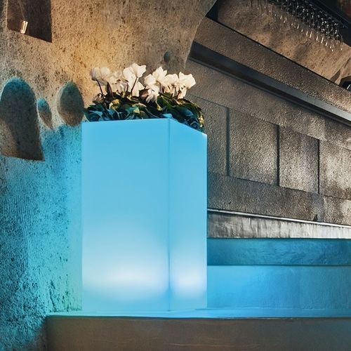 Pot de jardin en polyéthylène - BRIGHT : CUBE - MONACIS - carré / lumineux / résidentiel