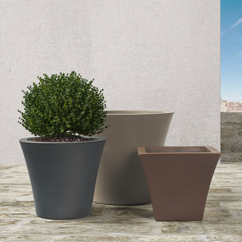 Pot de jardin en polyéthylène rotomoulé - Cratere - PASQUINI & BINI - conique / résidentiel / marron