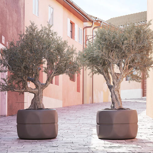 Pot de jardin en polyéthylène rotomoulé - Ottante - PASQUINI & BINI - rond / résidentiel / anthracite