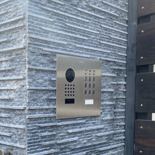 Platine de rue à montage affleurant - D1101KH Modern - DoorBird - en acier inoxydable brossé / résidentiel / professionnel