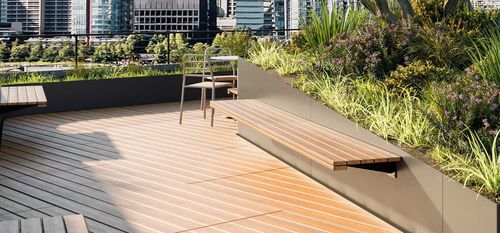 Banc contemporain - WALLY - Tournesol SITEWORKS - bois / en acier / en béton
