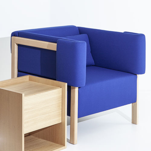 Fauteuil contemporain - COD - PORVENTURA - en tissu / en hêtre / à coussins