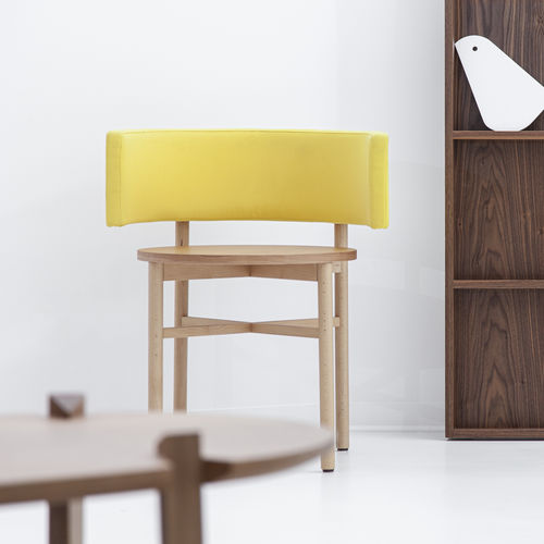 Chaise contemporaine - DOT  - PORVENTURA - d'intérieur / en tissu / avec piètement en hêtre
