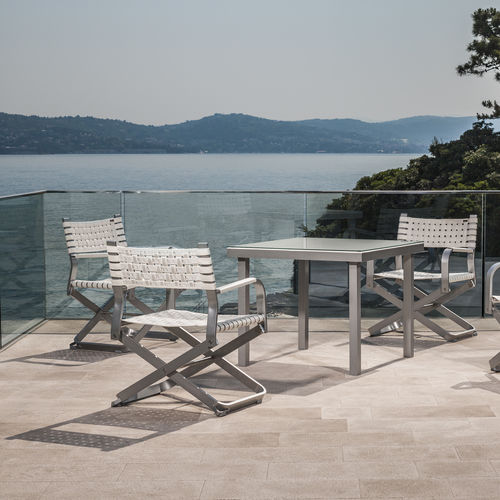 Chaise de jardin contemporaine - ARMLEHNSTUHL - BOXMARK Leather d.o.o. - d'extérieur / en cuir / avec piètement en aluminium