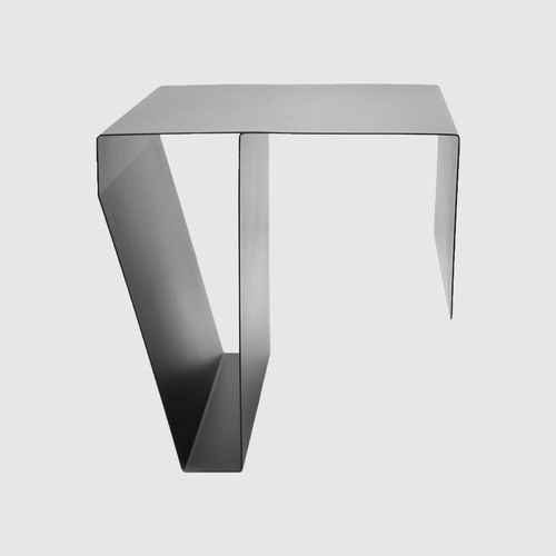 Table d'appoint contemporaine - TOPP - 3S design - en acier à revêtement par poudre / avec piètement en acier / carrée