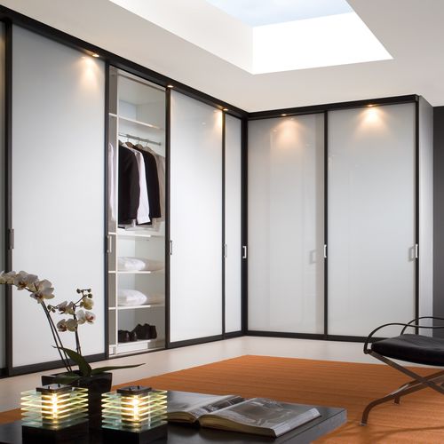 Armoire contemporaine - VICEVERSA 55 - Noteborn BV - en bois laqué / à porte coulissante