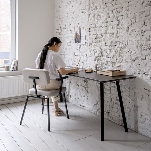 Bureau sur pied - Studio H&K B.V. - de style / en chêne / en HPL