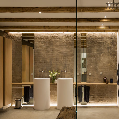 Salle de bain contemporaine - MULTIFORM - en chêne / sur mesure