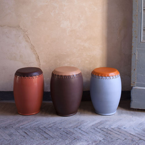 Tabouret contemporain - BOMBO - Monolite Ipergres - en cuir / avec piètement en céramique / piètement central