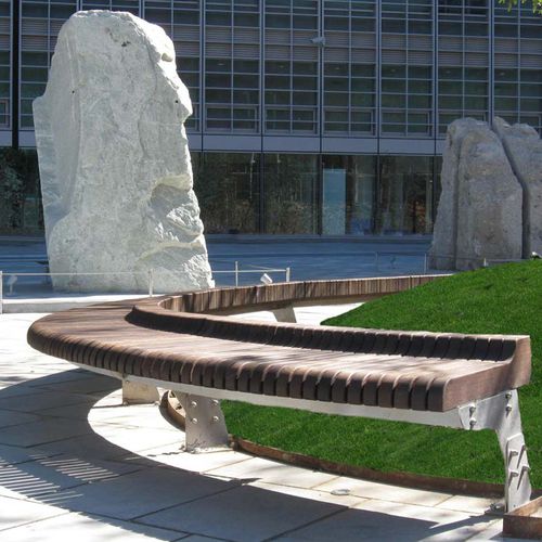 Banc public contemporain - CONTINUA - PEVERELLI - en bois / en métal / sur mesure