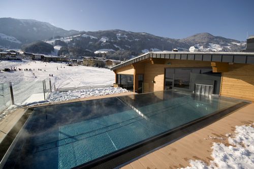 Piscine à débordement - HOTEL ALPINA - BERNDORF METALL- UND BÄDERBAU GMBH - d'extérieur / pour hôtel / publique