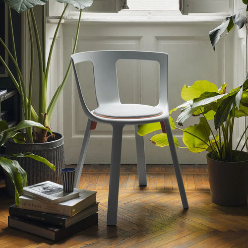 Chaise contemporaine - Fla - TOOU - d'intérieur / en tissu / avec piètement en polypropylène