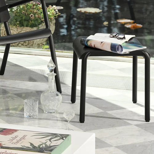 Repose-pied contemporain - Outo - TOOU - en polypropylène / de jardin / contract