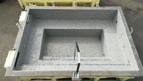 Spa encastrable - ADMIRAL - Tilestone Pools one piece tiled pools - carré / multiplace / d'extérieur