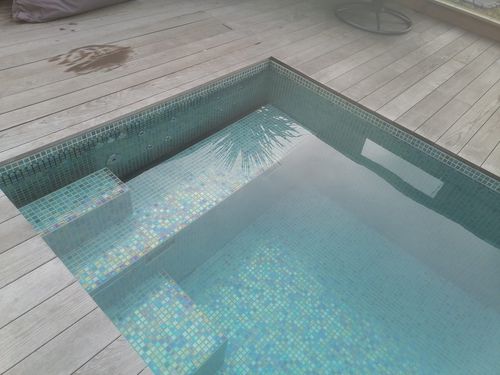 Piscine d'extérieur - Tilestone Pools one piece tiled pools - enterrée / en béton / en mosaïque