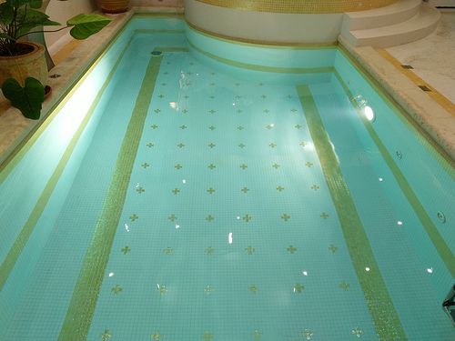 Piscine d'intérieur - Tilestone Pools one piece tiled pools - enterrée / en béton / en carrelage