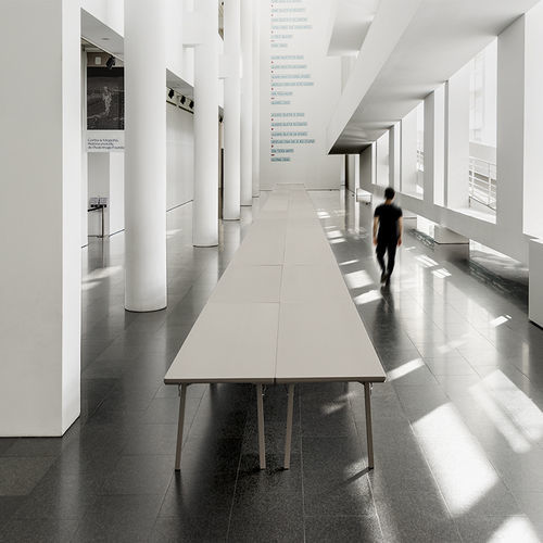 Table pliante - XL6 - Zown - contemporaine / en polyéthylène haute densité PEHD / avec piètement en acier à revêtement par poudre