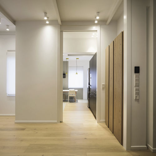 Parquet contrecollé - NATURAL - SURCO interiors - en chêne / verni / teinté