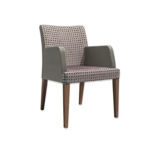 Chaise classique - DARWIN - Lugo UK - d'intérieur / en tissu / avec piètement en bois