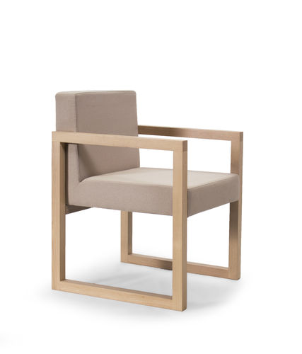 Chaise contemporaine - CUBIKA - Casual Home & Contract - d'intérieur / en tissu / en frêne