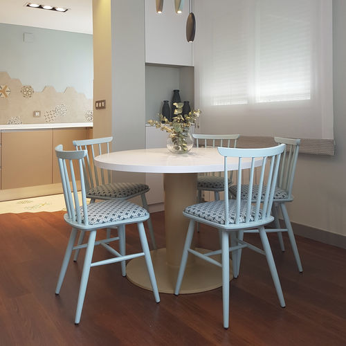 Table contemporaine - KANGE - Casual Home & Contract - en chêne / en hêtre / en acier