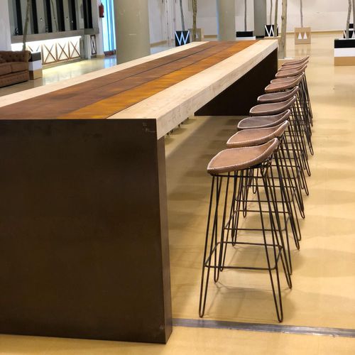 Table contemporaine - SUPER MAY - Casual Home & Contract - en chêne / en bois massif / en hêtre