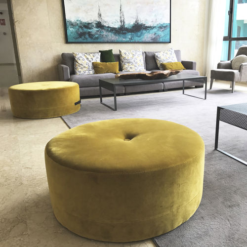 Pouf contemporain - ROUND - Casual Home & Contract - en tissu / contract / gris
