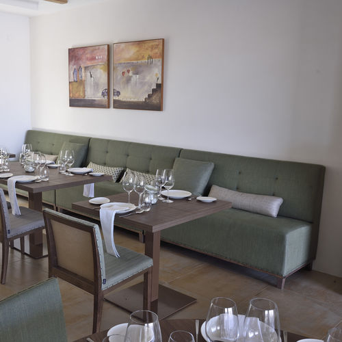 Banquette contemporaine - ATLANTIS - Casual Home & Contract - en tissu / contract / grise