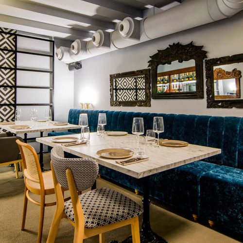 Banquette contemporaine - TAORA - Casual Home & Contract - en tissu / contract / avec dossier