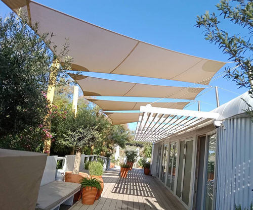 Voile d'ombrage résistante aux UV - l'Atelier des voiles - sur mesure / professionnelle / de plage