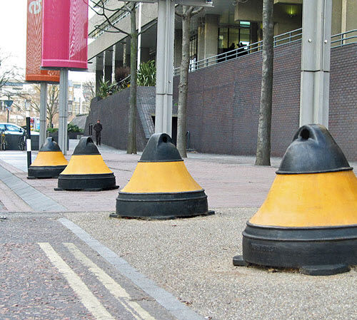 Borne de protection - BELL - Furnitubes - en acier / en fonte