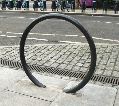 Appui-vélo au sol - OMEGA - Furnitubes - pour espace public / en acier / en inox