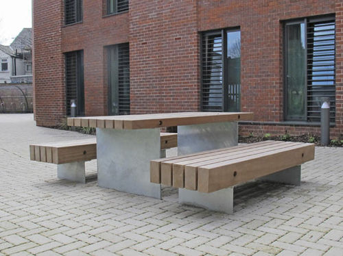 Table de pique-nique contemporaine - FORDHAM  - Furnitubes - en iroko / en acier galvanisé / rectangulaire