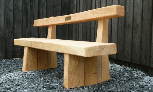 Banc public classique - TOW PATH - CHRIS NANGLE - en chêne naturel / avec dossier / écolabel FSC