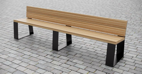 Banc public contemporain - THE 140 FOLD BACK - CHRIS NANGLE - en bois de feuillus / avec dossier