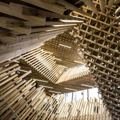 Escalier en colimaçon carré - JAPANESE - Métalobil - à marches en bois / structure en bois / design original