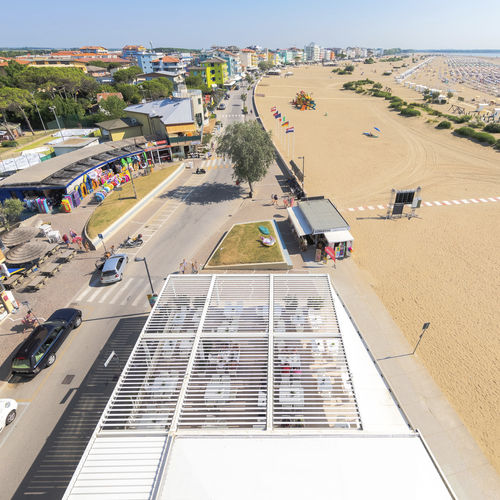 Pergola autoportée - FLOW - MORE SPACE - en aluminium / à lames orientables / sur mesure