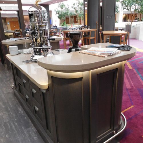Comptoir de bar - NOBLE TROYA - Technistone a.s. - en pierre reconstituée / courbé