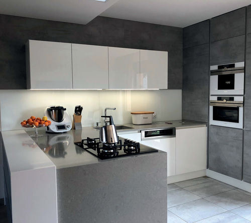 Plan de travail en pierre reconstituée - NOBLE CONCRETE GREY - Technistone a.s. - de cuisine / gris / poli
