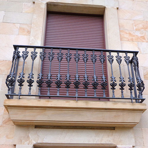 Balcon à barreaux - Areniscas Sierra de la Demanda S.L. - en métal / en pierre