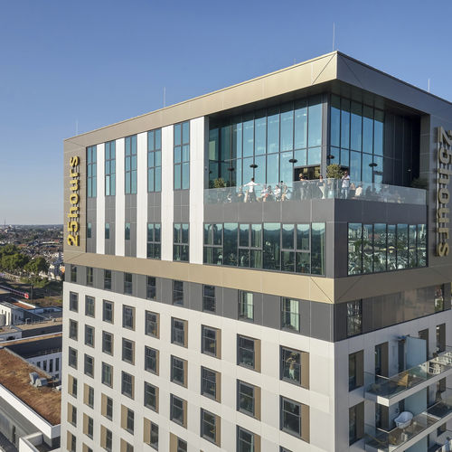 Bardage en panneaux - 25HOURS HOTEL - ALUCOBOND - en aluminium / en composite / à emboîtement