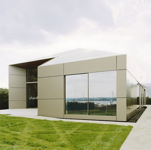 Bardage à cassettes - VILLA AT THE LAKE OF CONSTANCE - ALUCOBOND - en composite / en aluminium / à emboîtement