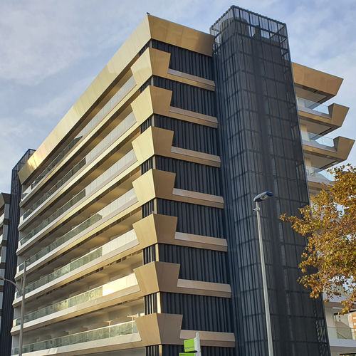 Bardage à cassettes - HOTEL HELIOS - ALUCOBOND - en aluminium / en composite / à emboîtement