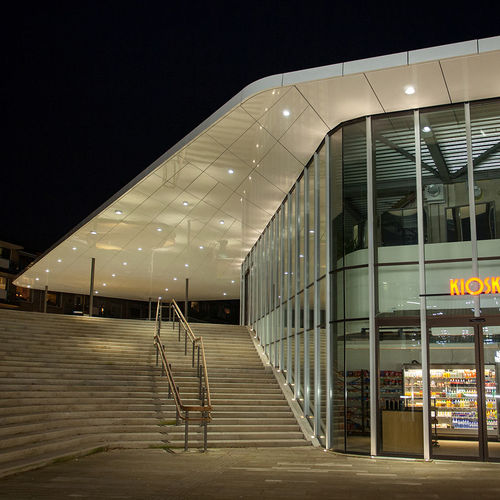 Soffite en composite - RAILWAY STATION HARDERWIJK - ALUCOBOND - en aluminium