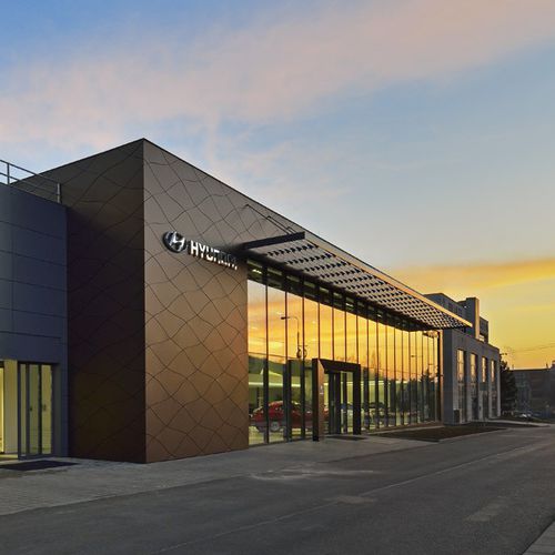 Bardage en panneaux - HYUNDAI CAR DEALERSHIP - ALUCOBOND - en bronze / d'aluminium / en composite