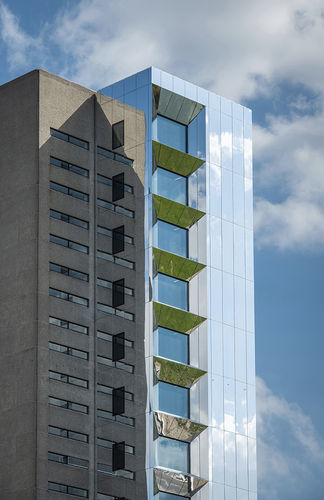 Plaquette de parement en aluminium - AZ Sint-Jan Brugge - ALUCOBOND - pour façade / réfléchissante / naturelle