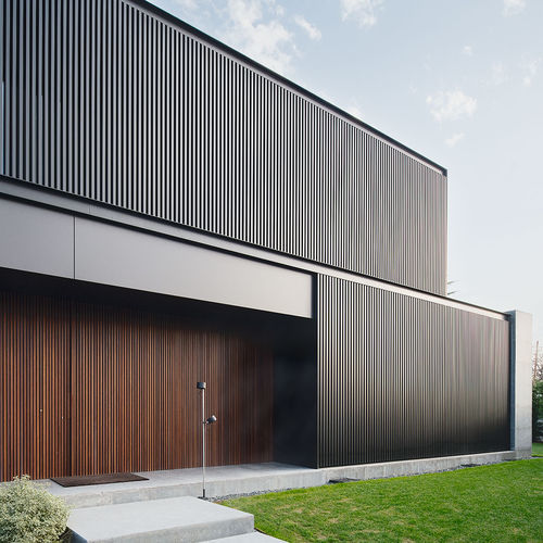 Plaquette de parement en aluminium - ALUCOBOND® PLUS - ALUCOBOND - en composite / extérieure / pour façade